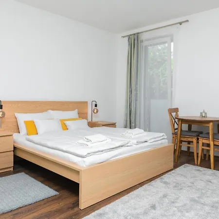 Westside By Urbanrent Apartman *